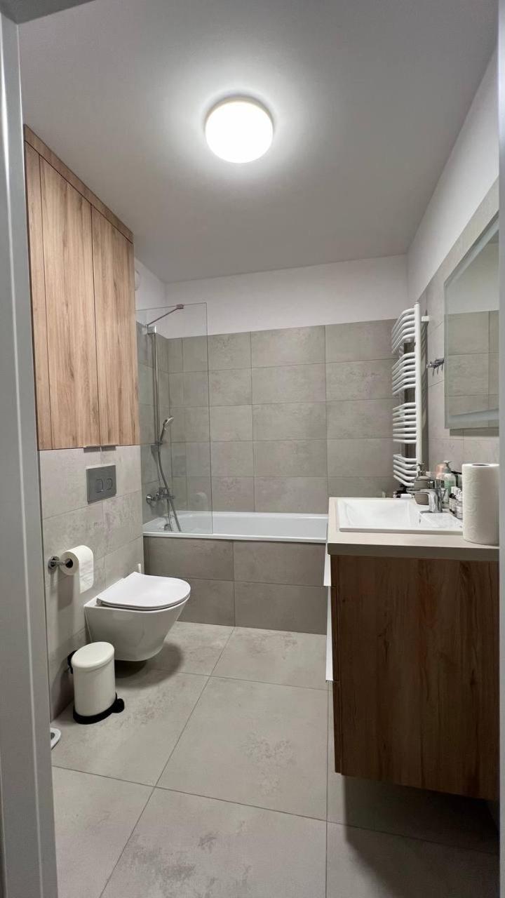 Chopin Airport Apartments Warsawa Bagian luar foto